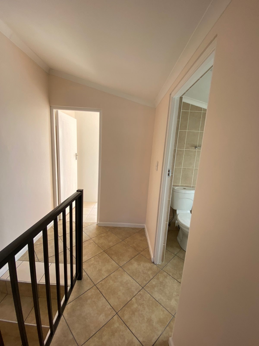 To Let 2 Bedroom Property for Rent in Whispering Pines Western Cape